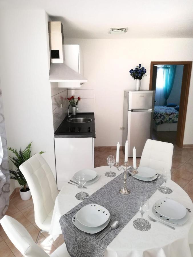 Apartment Toni With Private Parking Zadar Exterior photo